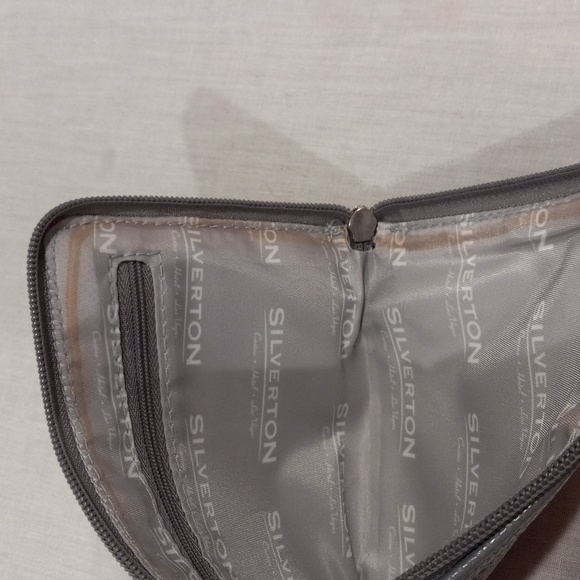 Wristlet - Picture 7 of 10